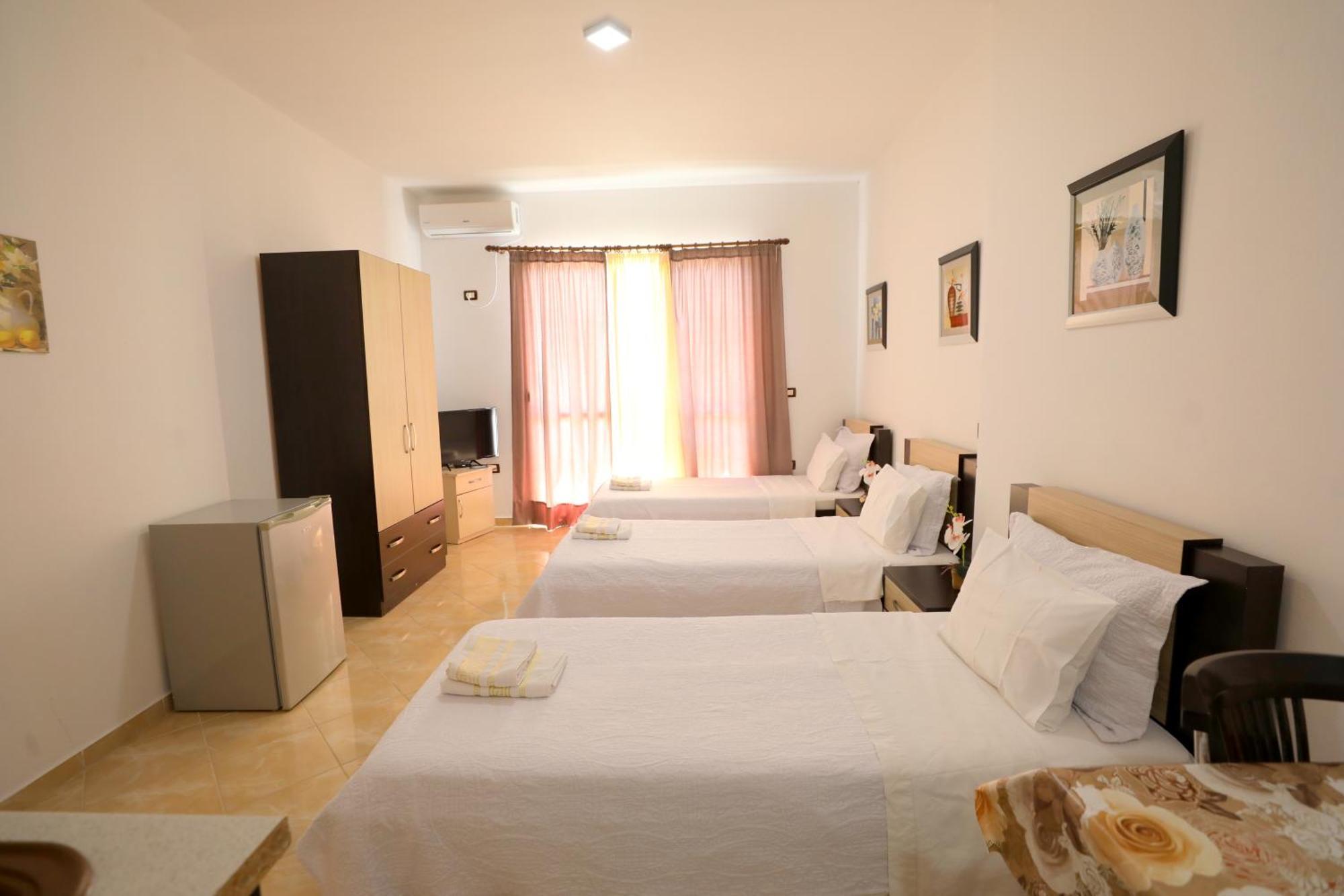 Blue Bay Apartments Sarande Exterior photo