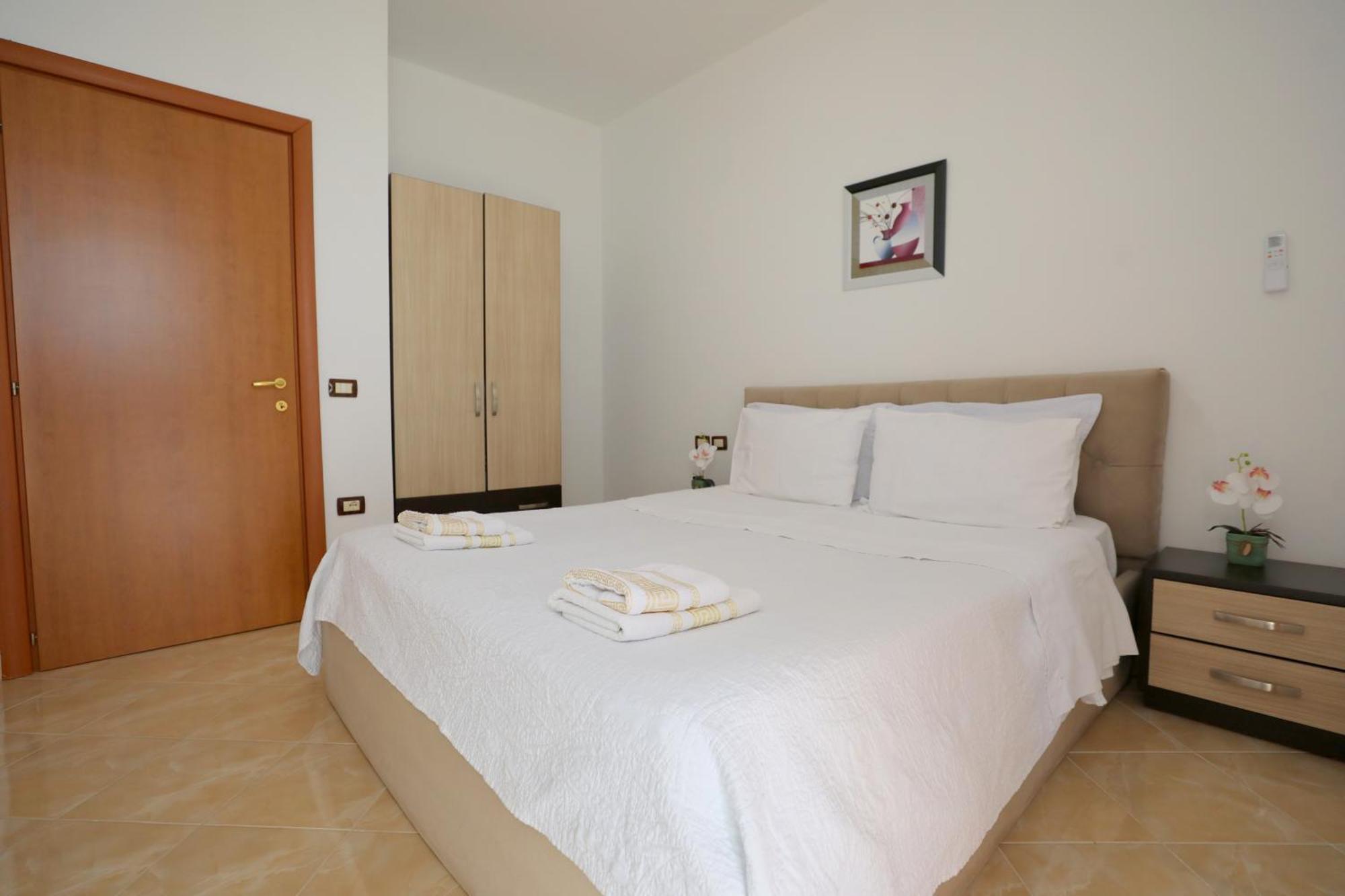 Blue Bay Apartments Sarande Exterior photo